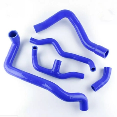 Servizio di stampaggio personalizzato per tubi di raffreddamento del radiatore in silicone in parti auto personalizzate